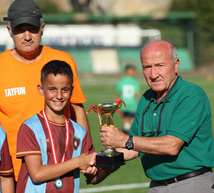 GELECEĞİN YILDIZLARINI BELİRLEYECEK FUTBOL TURNUVASI KOZLU’DA DÜZENLENDİ
