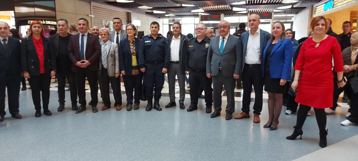 ÖZEL YÜREKLER SERGİSİ