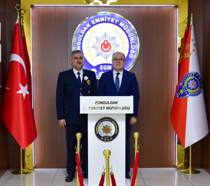 YOK BÖYLE SEVİLEN BİR İL EMNİYET MÜDÜRÜ