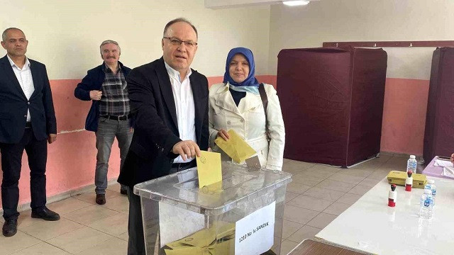 kim nerede oy kullandı