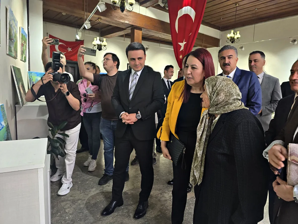 81 YAŞINDAKİ "RESSAM TEYZE" NİN MUHTEŞEM SERGİSİ