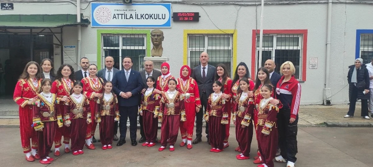 AİLEMLE EĞİTİM YOLCULUĞU PROJESİ KAPSAMINDA &ldquo;AİLEM İLE SANAT&rdquo; ETKİNLİĞİNE YOĞUN KATILIM
