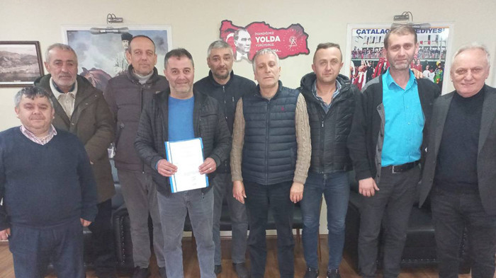 ÇATALAĞZI BELEDİYESİNDE TOPLU SÖZLEŞME SEVİNCİ