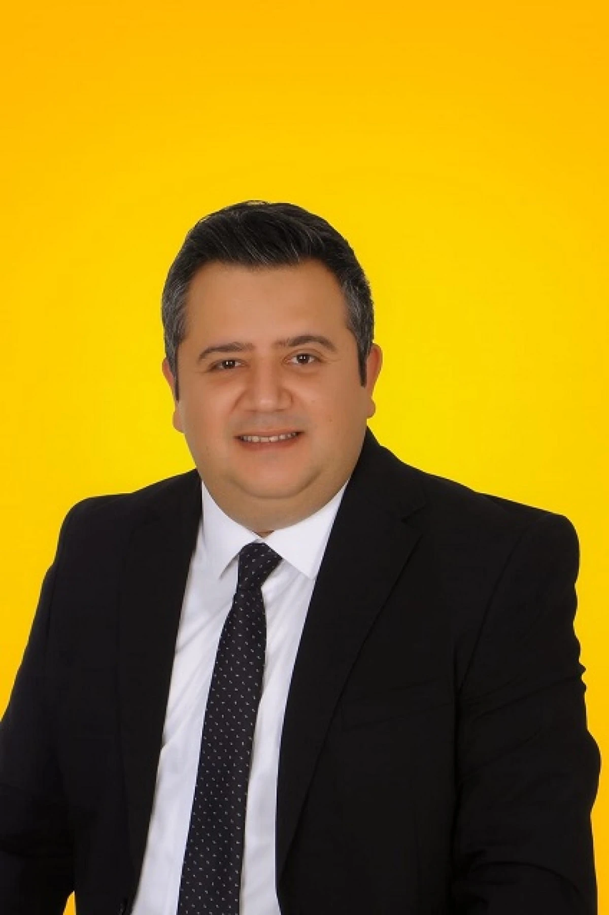 İPİ GÖĞÜSLEMEYE EN YAKIN ADAY AGAH YAZICIOĞLU 