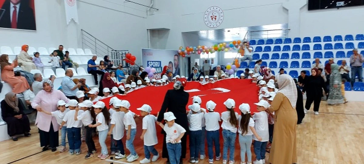 KOZLU’DA KUR’AN KURSLARI ÇOCUK ŞENLİĞİ DÜZENLENDİ 