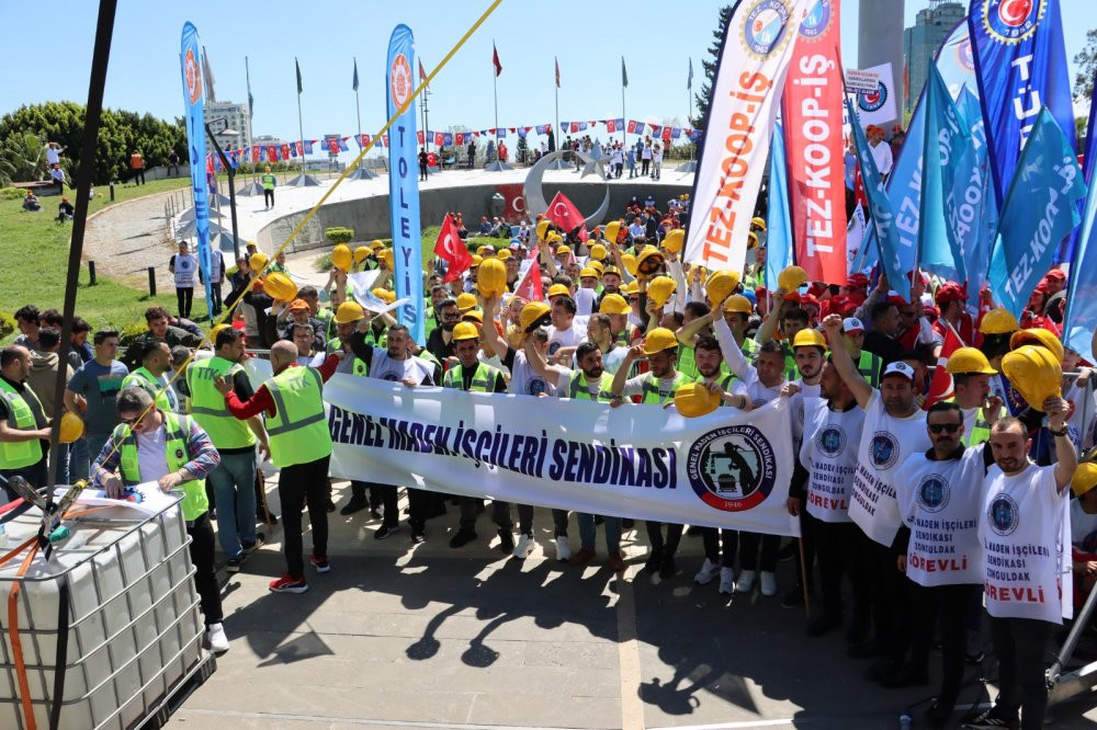 MADENCİ ADANA’DA ALKIŞLARLA KARŞILANDI