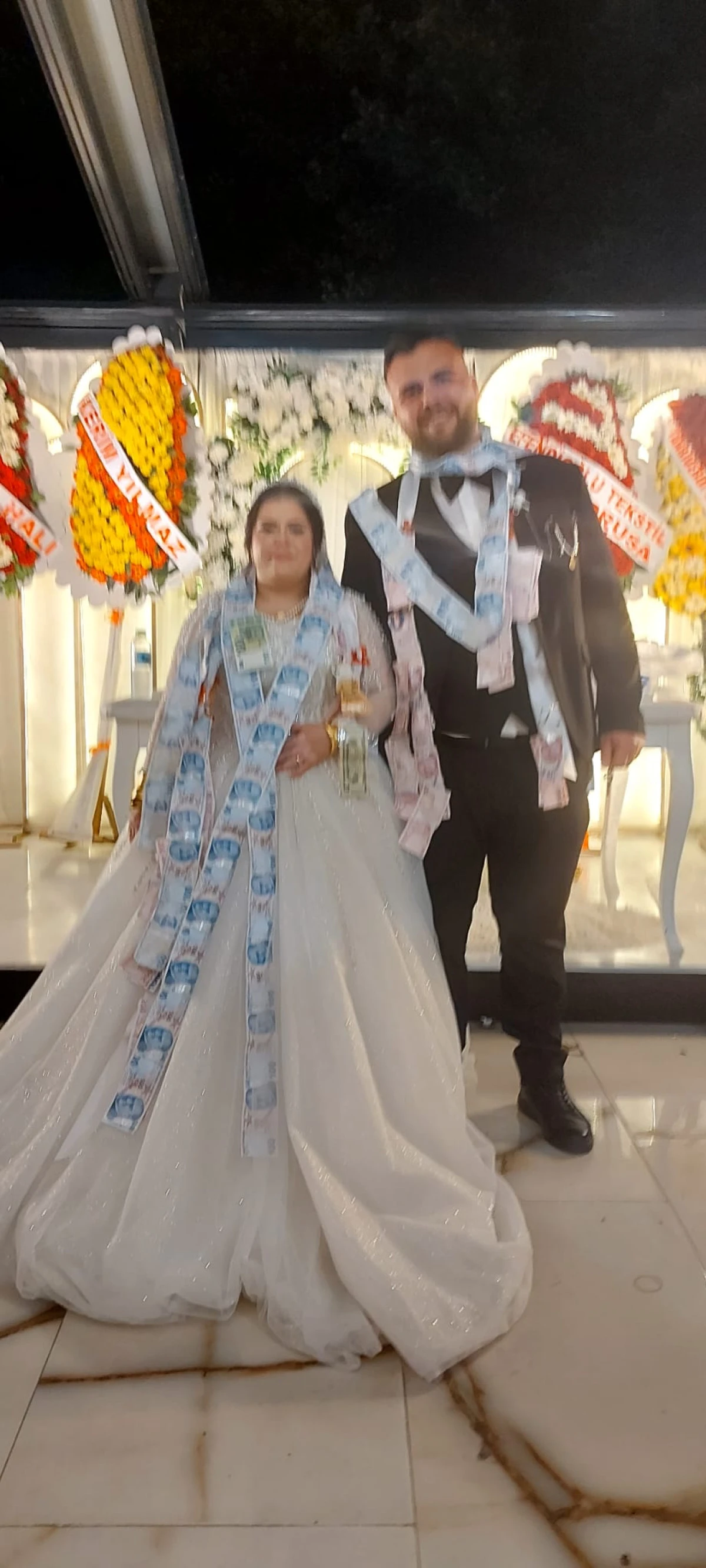 MUTLULUKLAR DİLERİZ