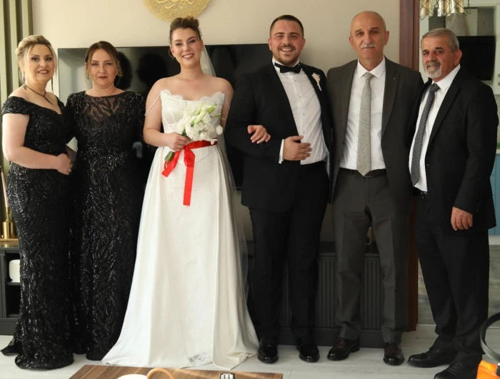 MUTLULUKLAR DİLERİZ