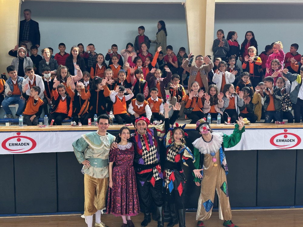  OYAK’ın Maden Metalürji Şirketlerinde gelenekselleşen çocuk tiyatrosu şenliği 