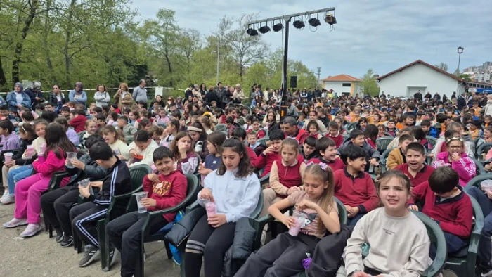 TİYATRO TRENİ ZONGULDAK GARINDA