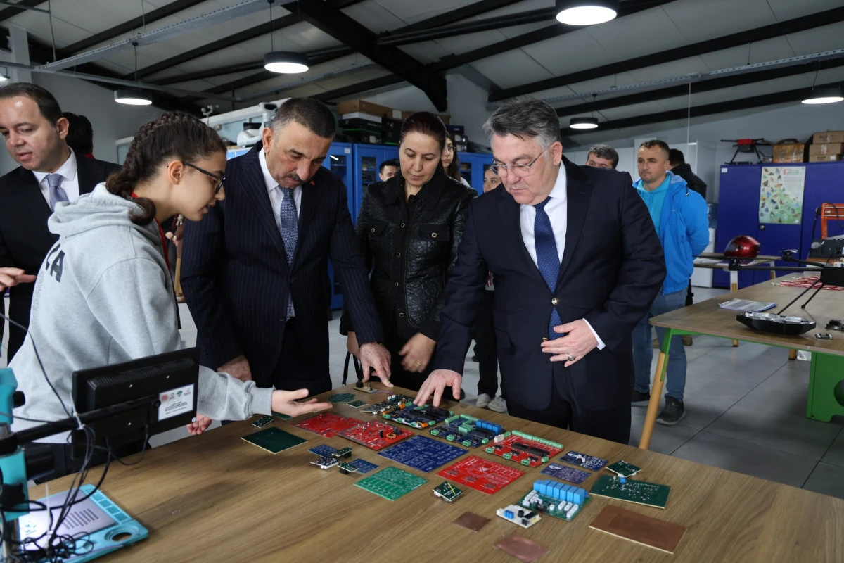 TUTUM, YATIRIM VE T&Uuml;RK MALLARI HAFTASI  SERGİSİ  D&Uuml;ZENLENDİ 