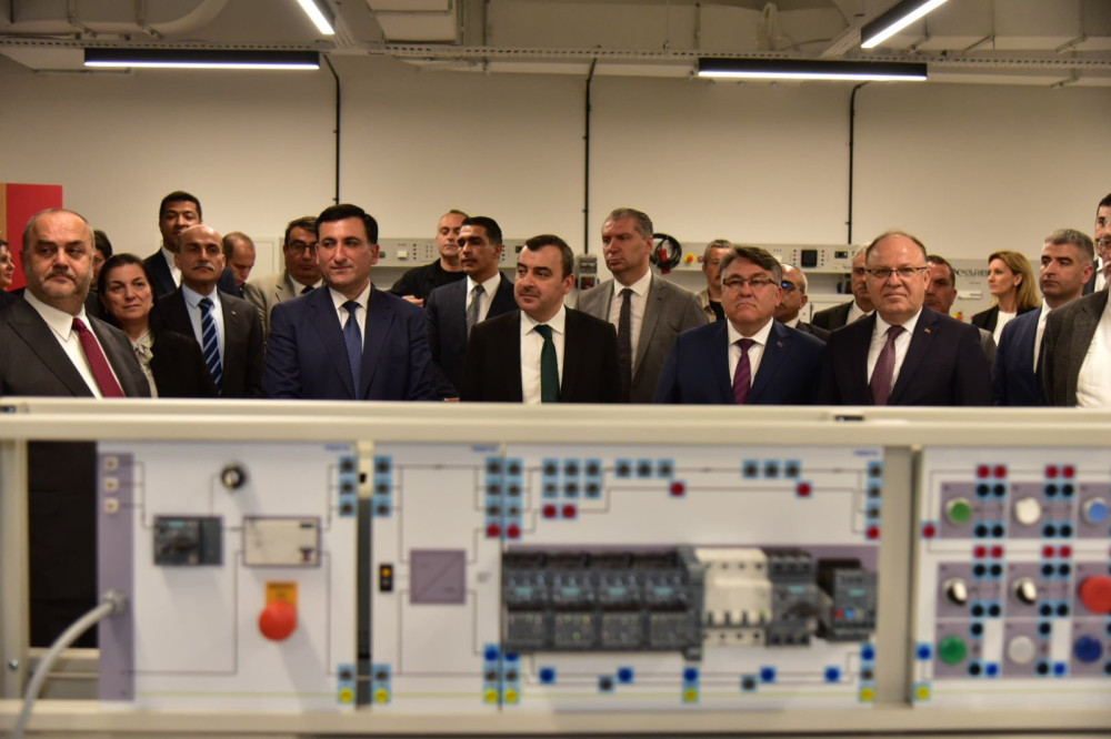 VALİ TUTULMAZ ENERJİ ÇALIŞTAYINA KATILDI